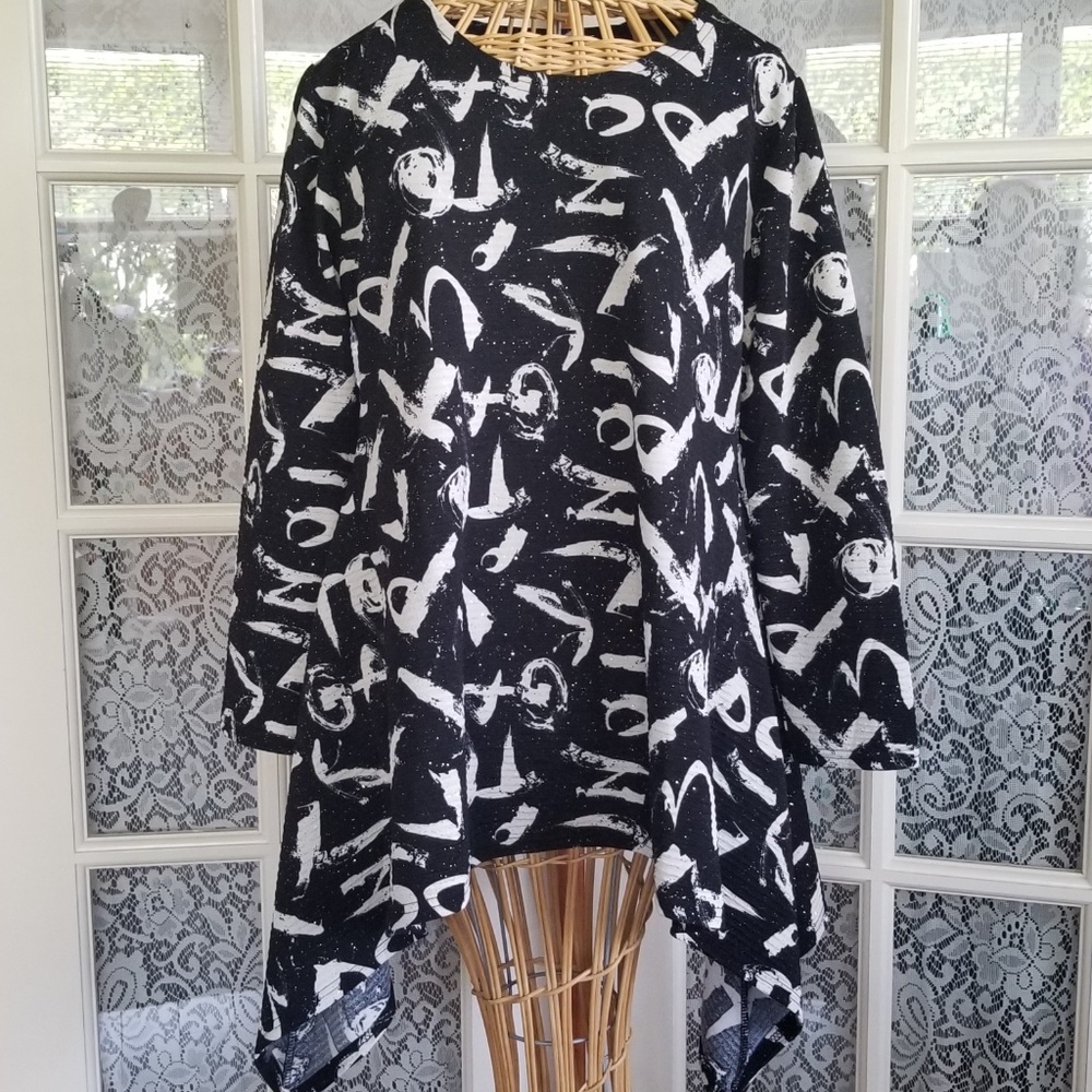 Urban Graffiti Black & White Abstract Top by Gizel Sz L/XL